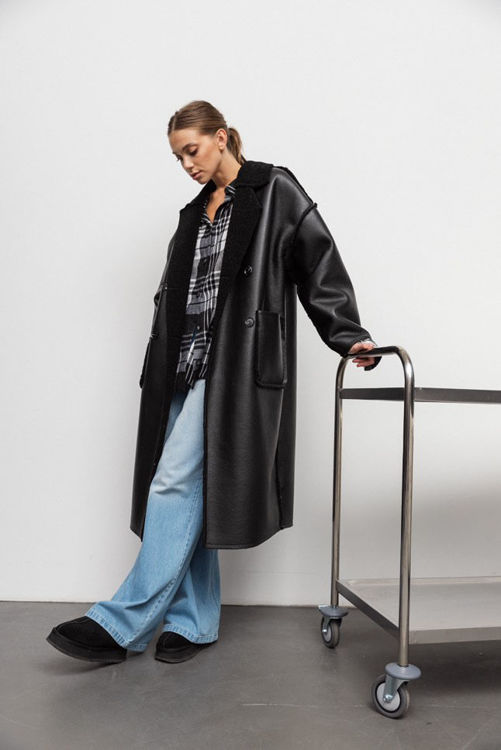  Зображення Жіноча дублянка подовжена чорна з чорним хутром 