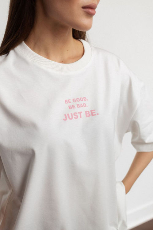  Зображення Жіноча футболка  оверсайз з надписом  “BE GOOD.BE BAD.JUST BE.” 