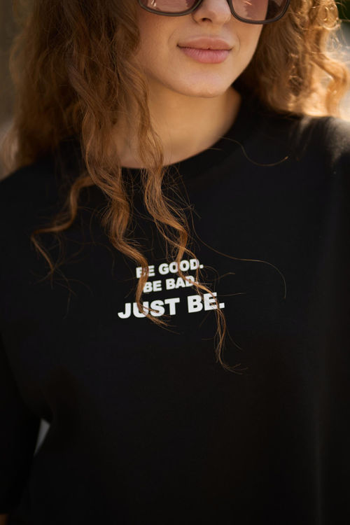  Зображення Жіноча футболка  оверсайз з надписом  “BE GOOD.BE BAD.JUST BE.” 