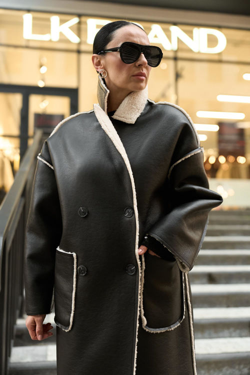  Зображення Жіноча дублянка подовжена -чорна з молочним хутром 