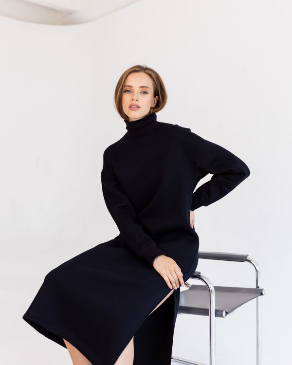  Зображення Сукня довжини міді на флісі з бічними розмірами 