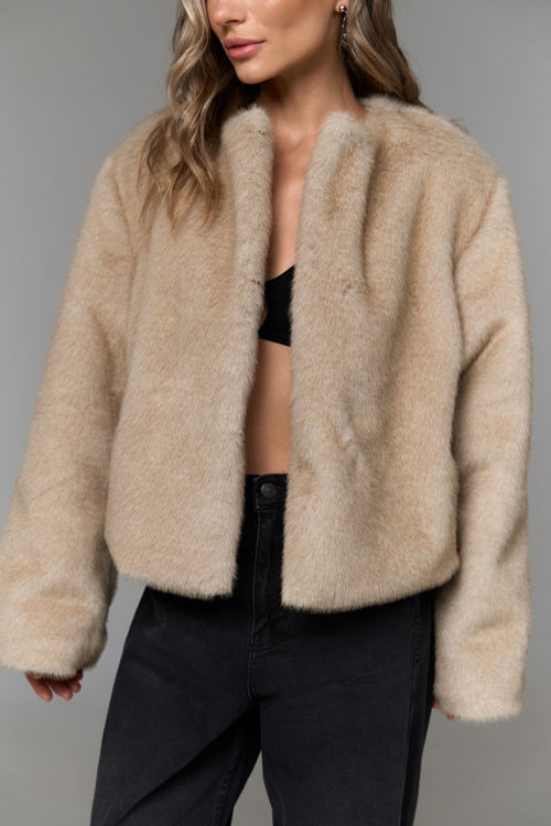  Зображення Шубка вкорочена з еко хутра норки 