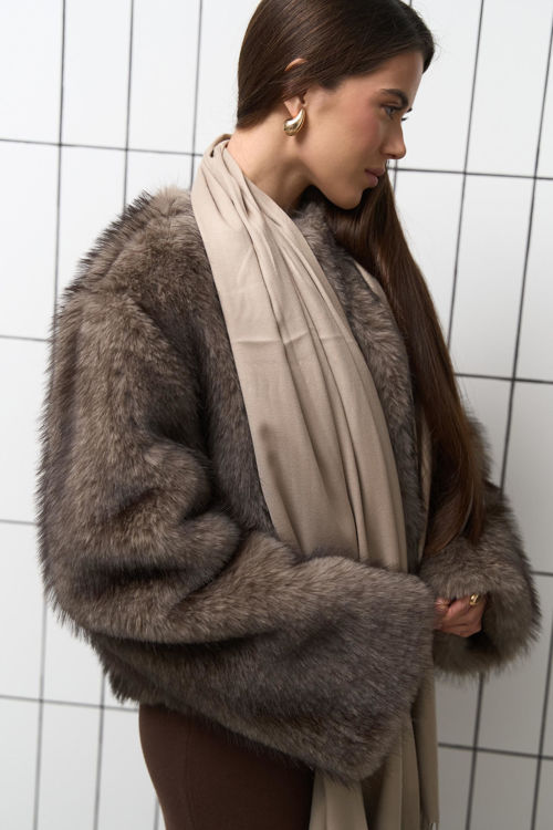  Зображення Шубка вкорочена з еко хутра песця 