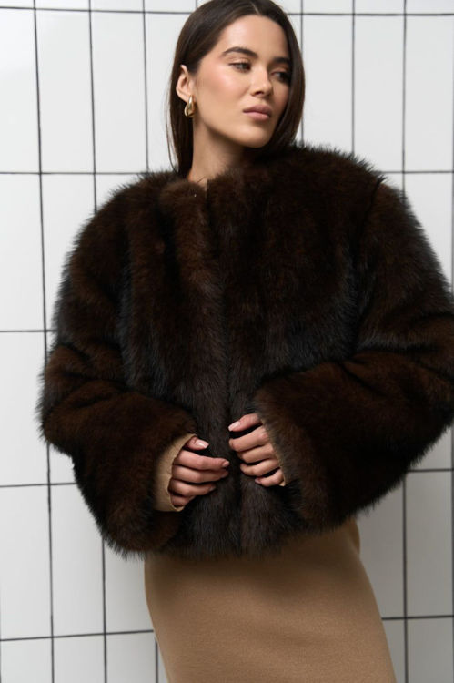  Зображення Шубка вкорочена з еко хутра песця 