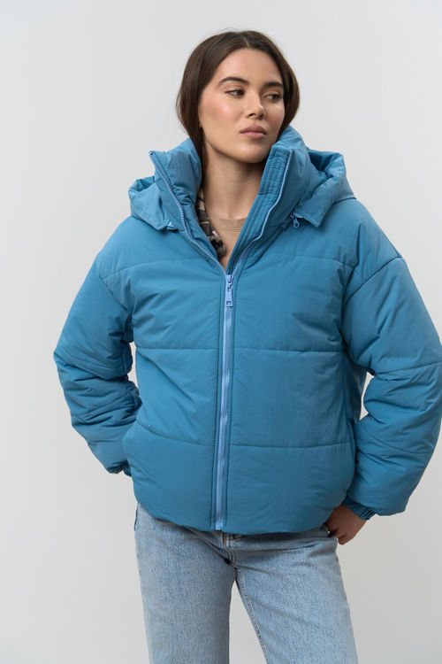 Зображення Обʼємна зимова жіноча куртка 