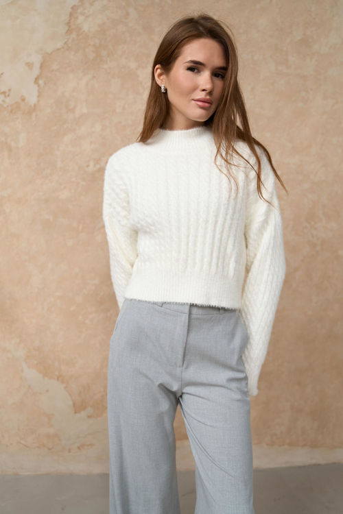  Зображення Плетений вкорочений светр з горловиною 