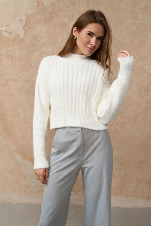  Зображення Плетений вкорочений светр з горловиною 