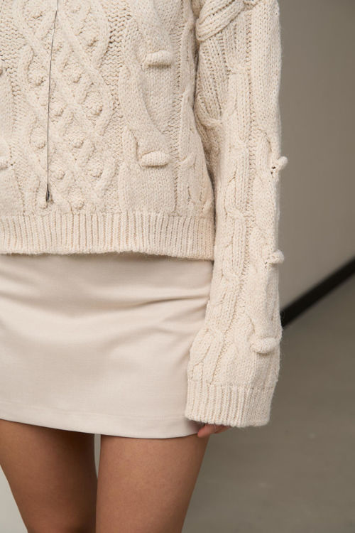  Зображення Вʼязаний вкорочений светр з плетінням 