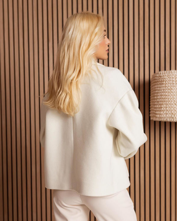  Зображення Демісезоне жіноче пальто укорочене молочного кольору 