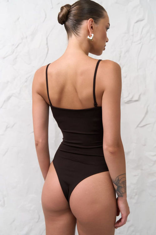  Зображення Боді з чашками 