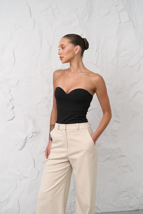  Зображення Боді з чашками 