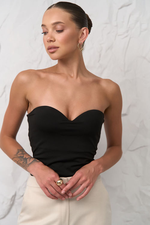  Зображення Боді з чашками 