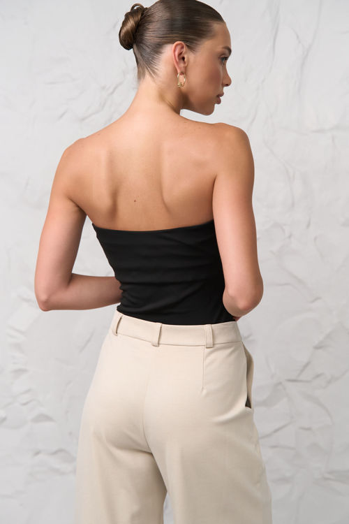  Зображення Боді з чашками 