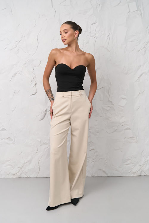  Зображення Боді з чашками 